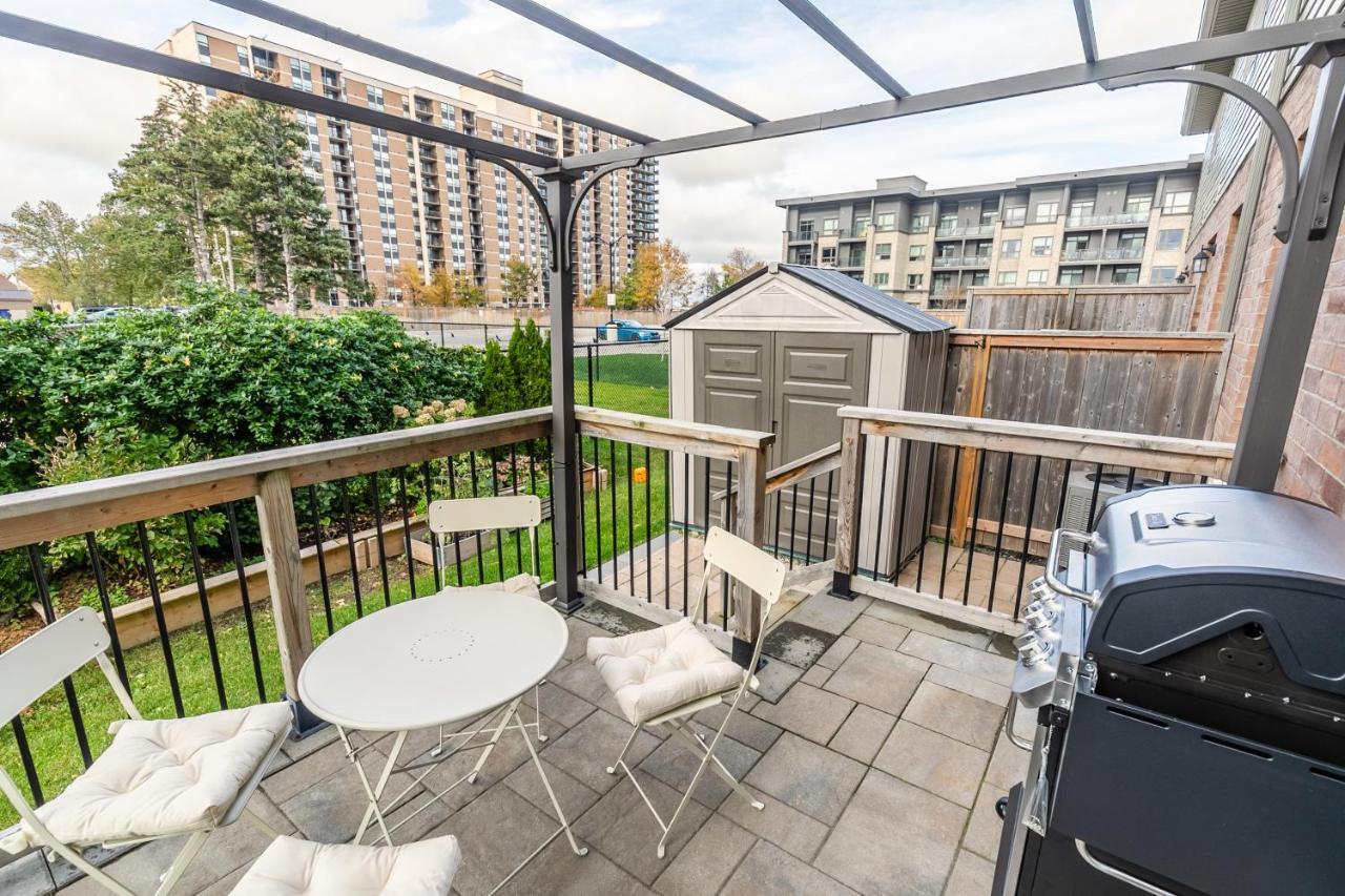 Globalstay Modern Townhomes In Lakeshore Steps To The Beach Hamilton Exterior foto